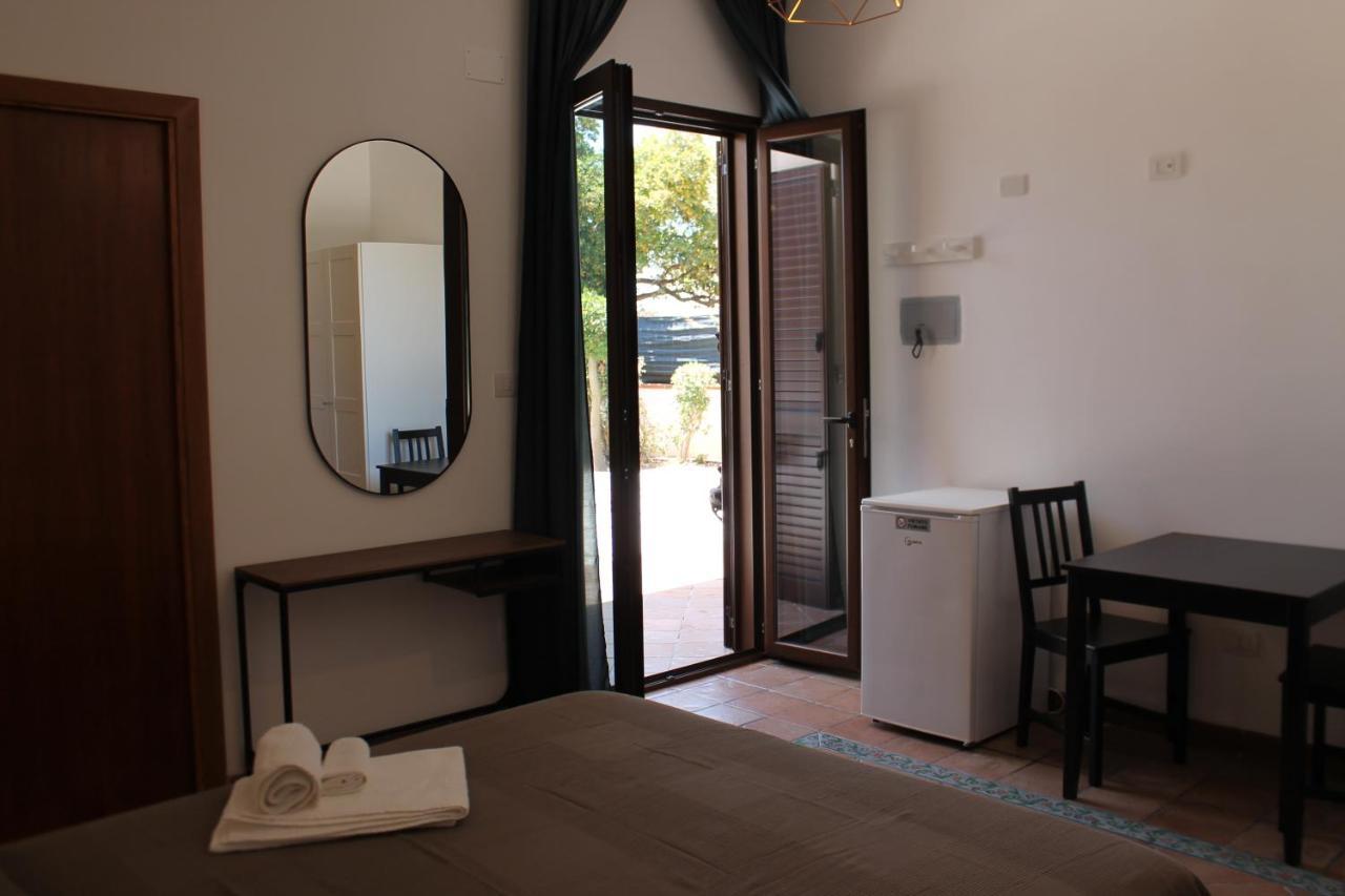 B&B Nettuno Сан-Леоне Экстерьер фото