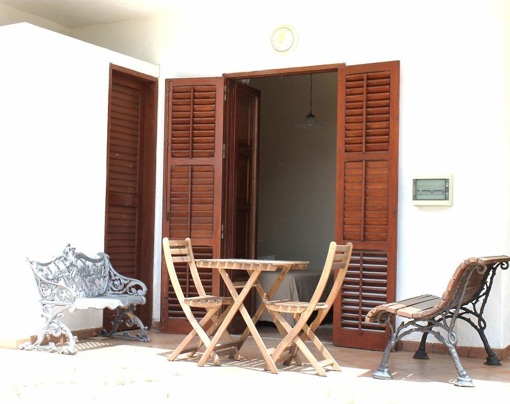 B&B Nettuno Сан-Леоне Экстерьер фото