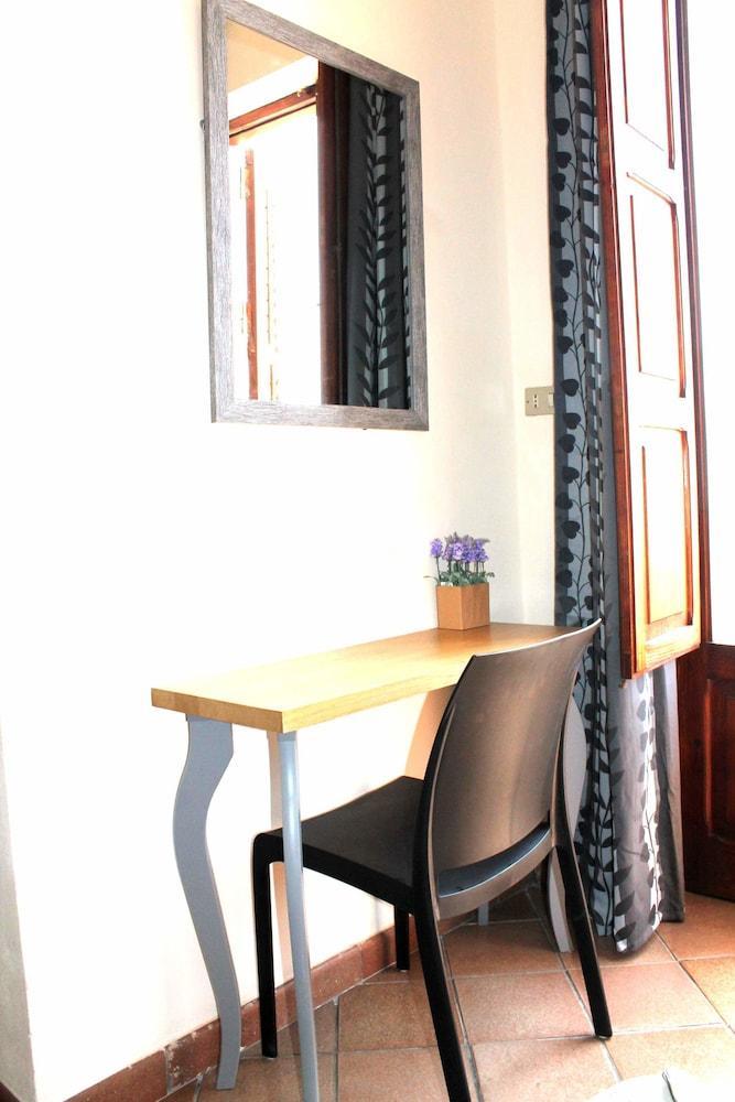 B&B Nettuno Сан-Леоне Экстерьер фото