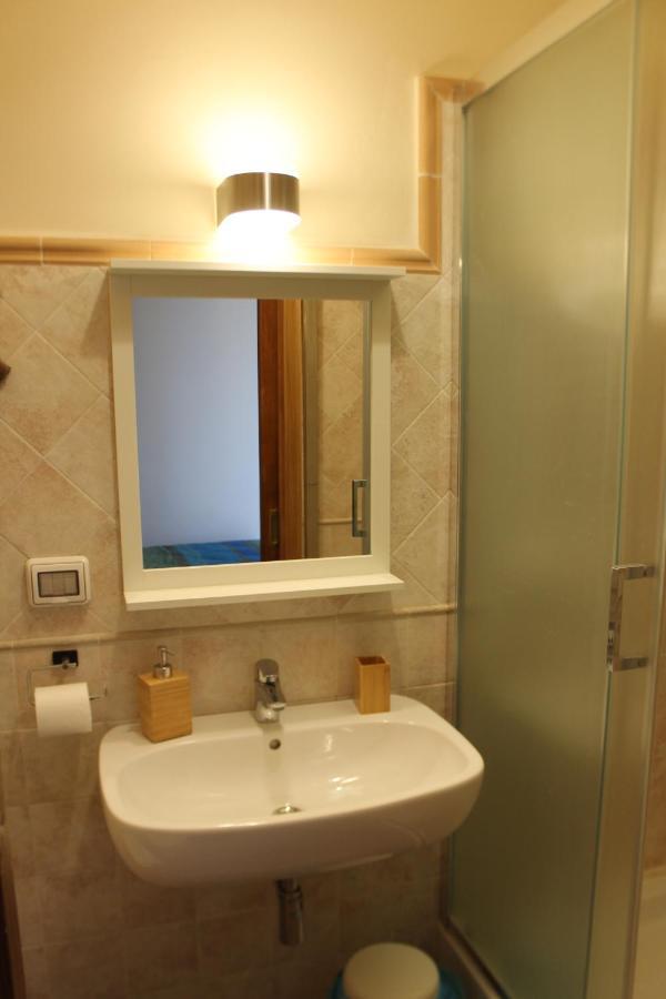 B&B Nettuno Сан-Леоне Экстерьер фото