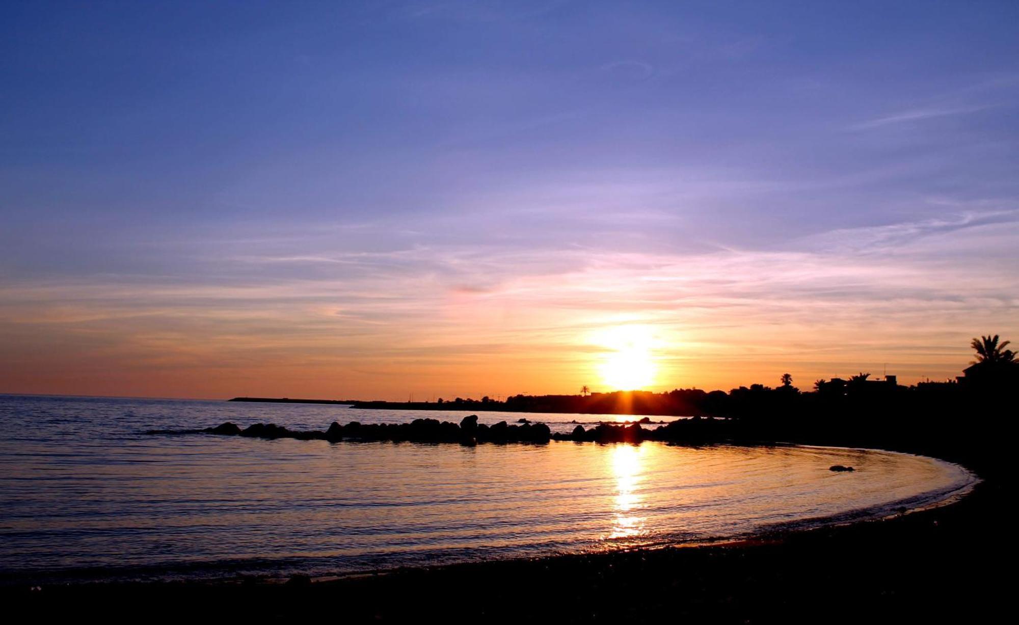 B&B Nettuno Сан-Леоне Экстерьер фото