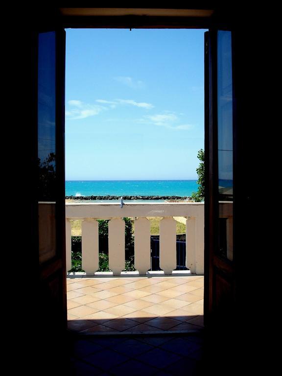 B&B Nettuno Сан-Леоне Номер фото