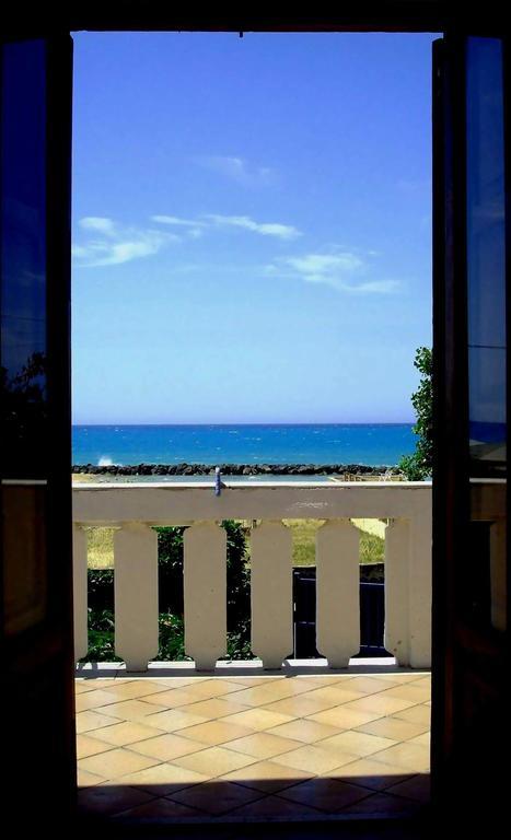 B&B Nettuno Сан-Леоне Экстерьер фото